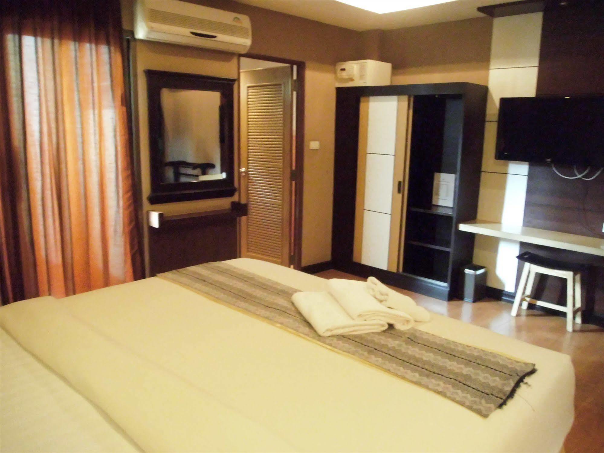 Hotel Baan Chalelarn HHQ Zewnętrze zdjęcie